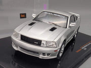 Modellautos 1:43 Ixo Ford Mustang Saleen S281 2005 mit Vitrine