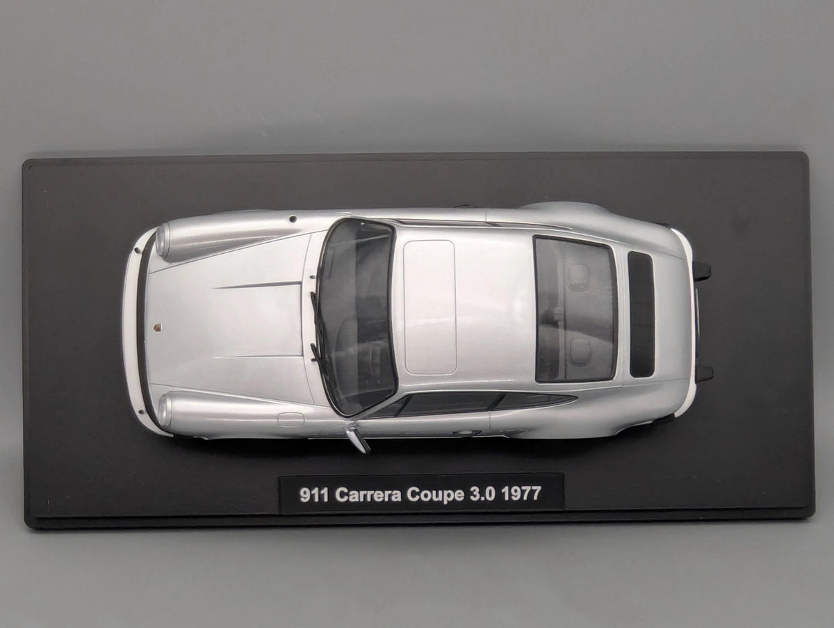 Modellautos 1:18 KK-Scale Porsche 911 Carrera Coupe 3.0 1977 Silber mit OVP