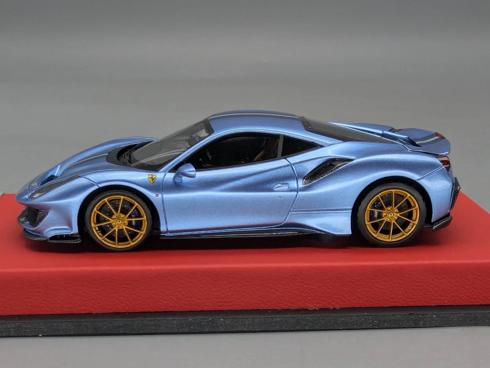 Modellautos 1:43 BBR Concept43 Ferrari 488 Pista RHD Azzurro Cali. Ltd 01/20 OVP