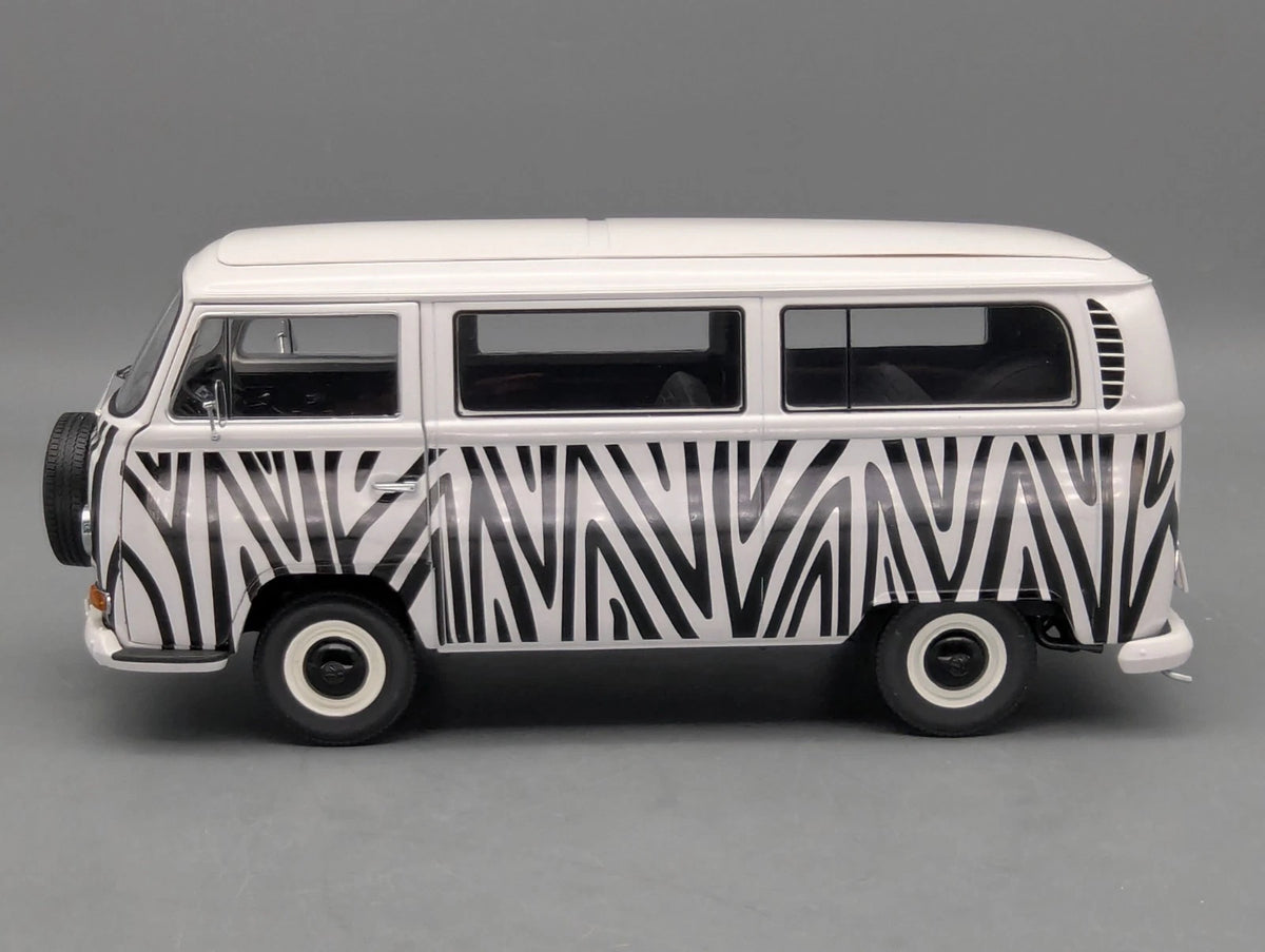 Modellautos 1:18 Schuco Volkswagen VW T2a Bus Safari mit OVP