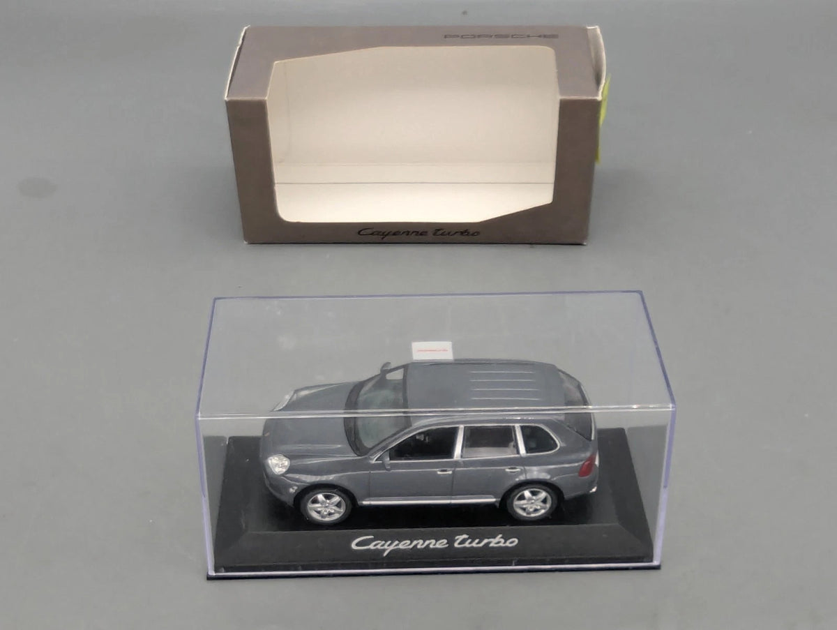 Modellautos 1:43 Minichamps Porsche Cayenne Turbo Grau Metallic WAP Dealer OVP