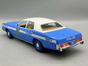 Modellautos 1:18 Greenlight Dodge Monaco NYPD 1978 OVP