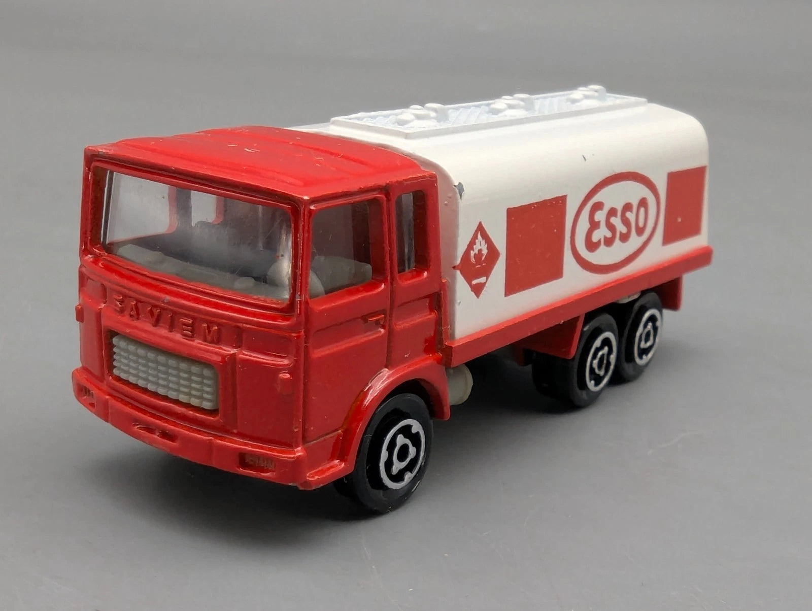 LKW Modell 1:100 Majorette 245 DAF Citerne Esso Tankwagen mit Vitrine