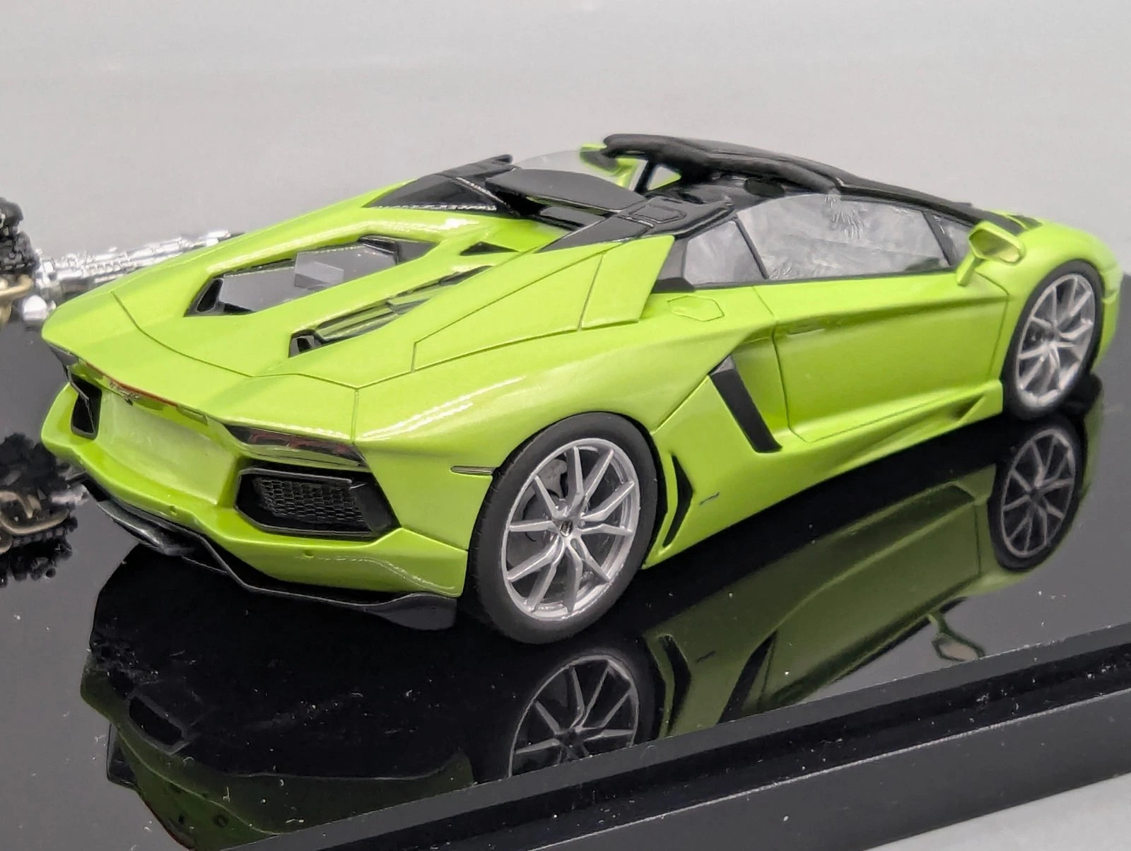 Eidolon Make Up 1:43 Lamborghini Aventador LP700-4 Roadster 2012 Engine Set OVP