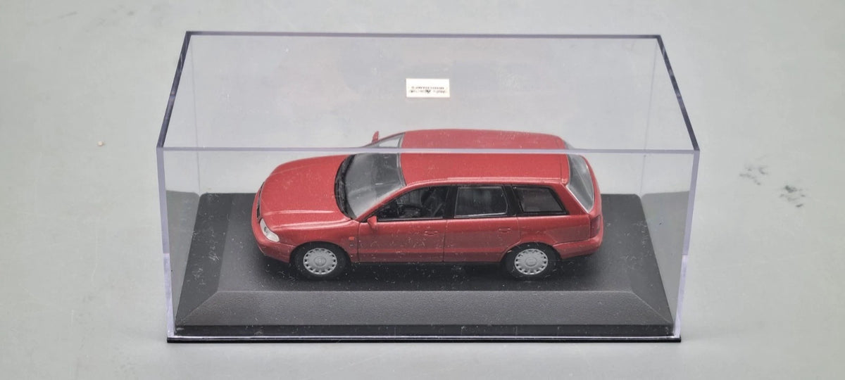 Modellautos 1:43 Minichamps Audi A4 Avant 1995 rot metallic OVP