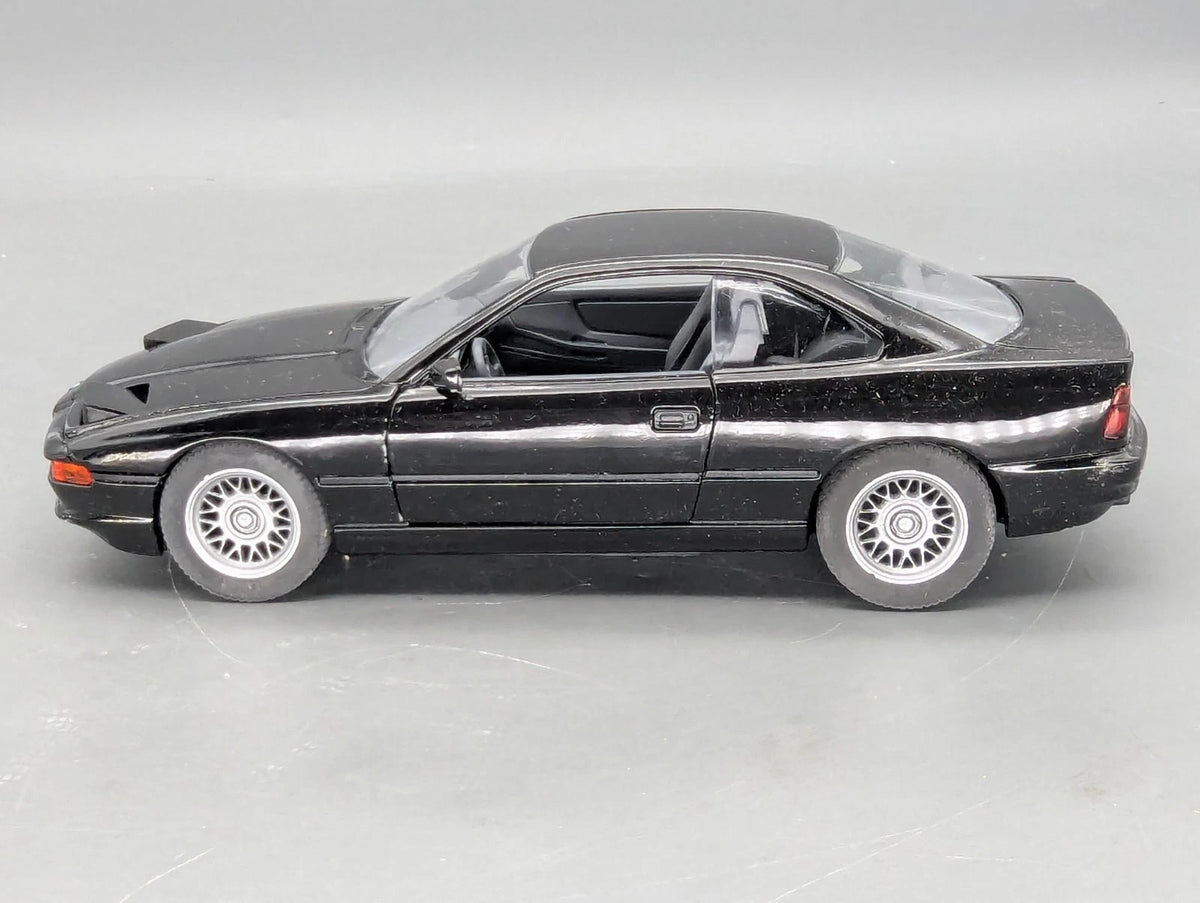 Modellautos 1:24 Schabak BMW 850i Schwarz mit OVP