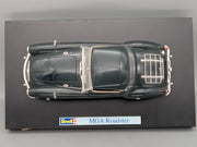 Modellautos 1:18 Revell MGA Roadster British Racing Green / Dunkel Grün mit OVP