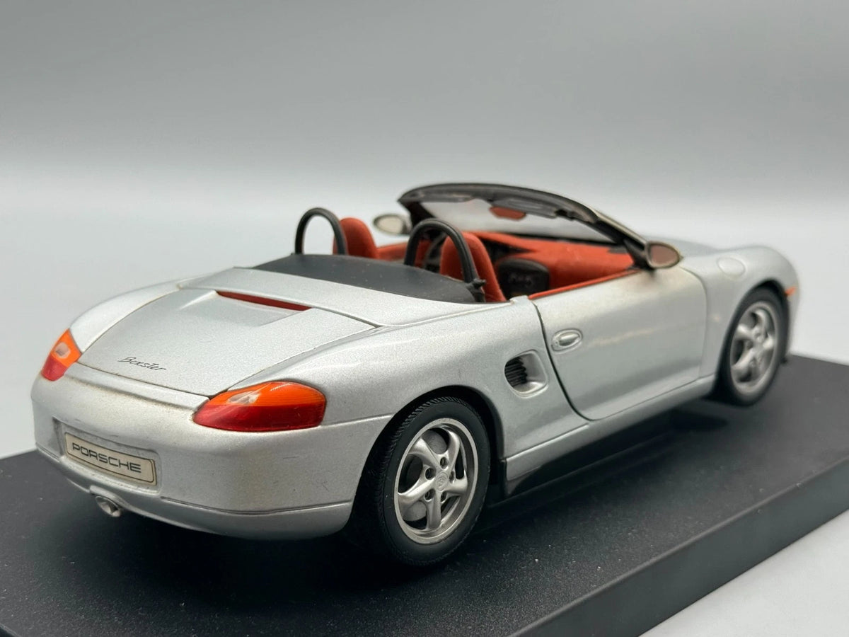 Modellautos 1:18 UT Models Porsche Boxster mit OVP