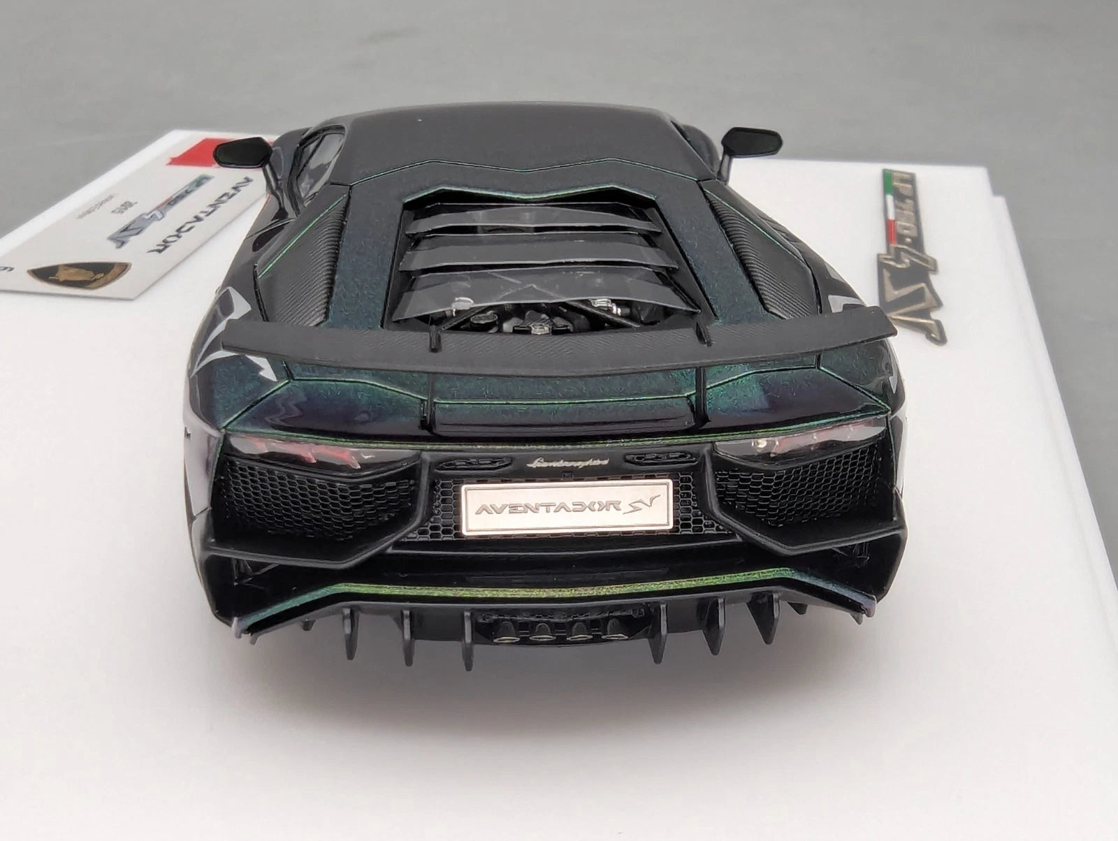 Eidolon Make Up 1:43 Lamborghini Aventador LP750-4 SV 2015 Engine Set 06/30 OVP