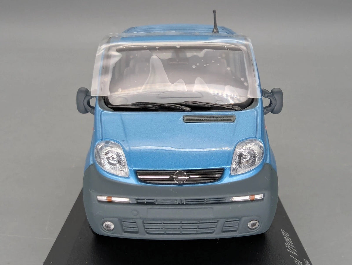 Modellautos 1:43 Minichamps Opel Vivaro Break Breezeblau Blau mit OVP