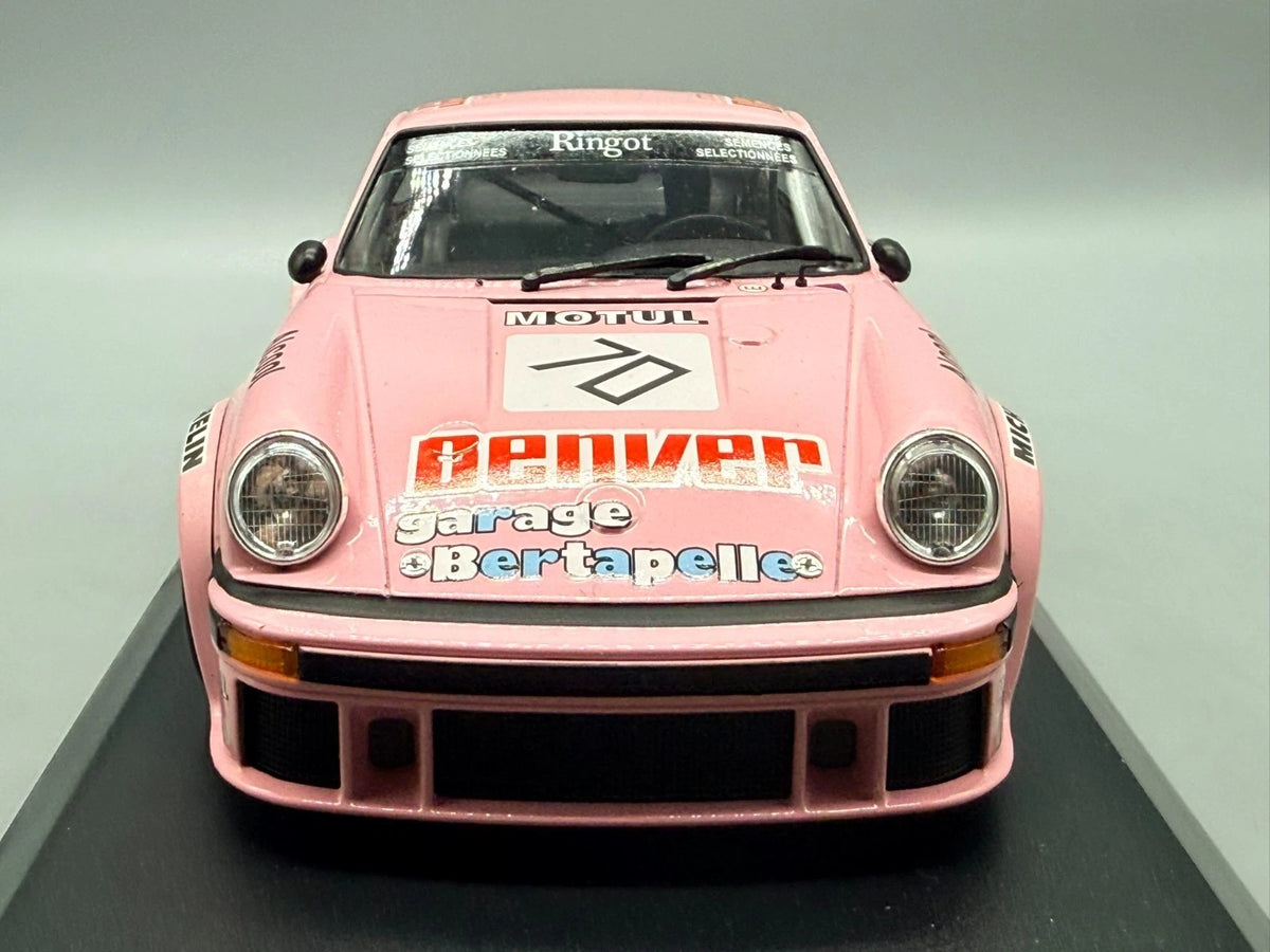 Modellautos 1:18 Minichamps Porsche 934 Winner 24h Le Mans 1981 #70 mit OVP