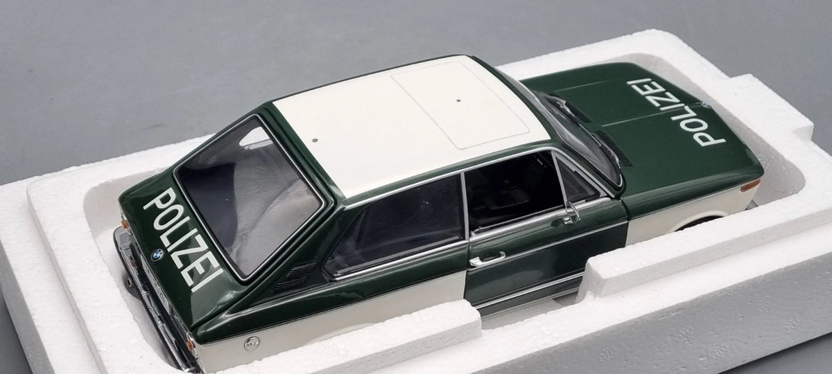 Modellautos 1:18 Minichamps 100 021090 BMW 1802 touring Polizei München OVP