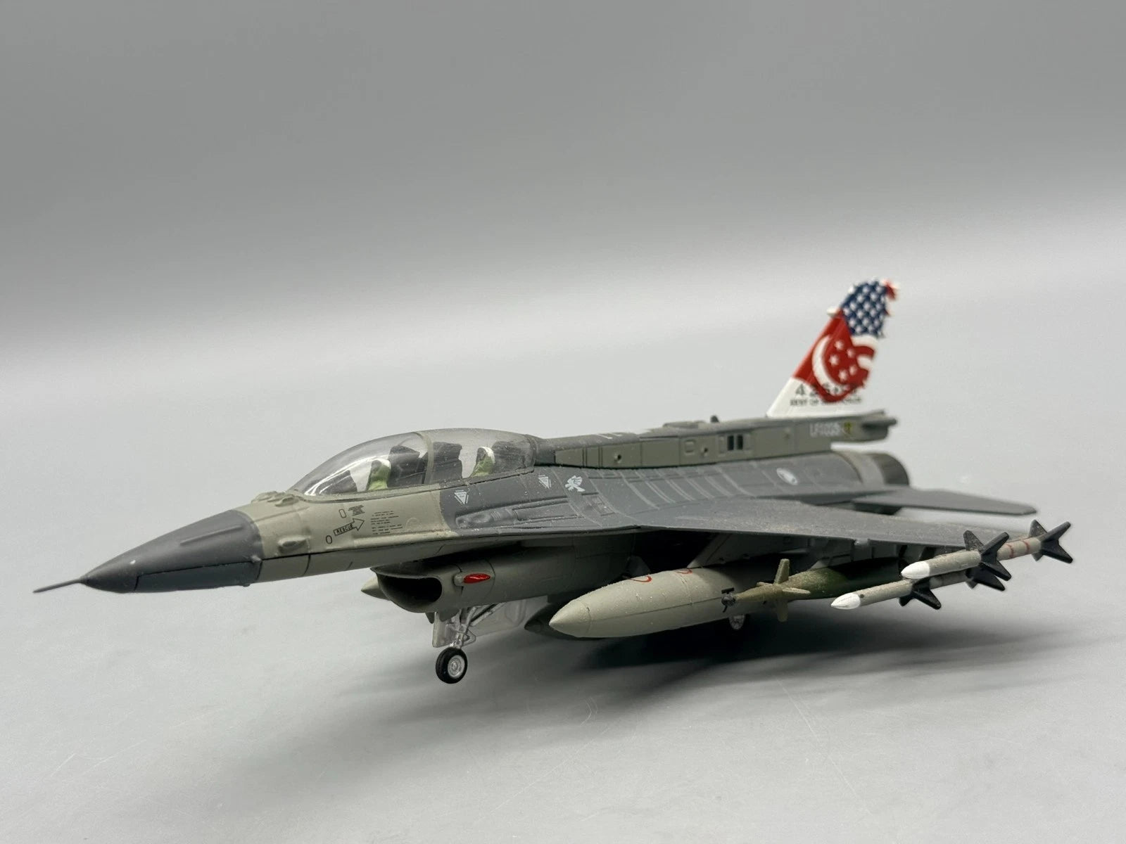 Modellflugzeug 1:72 Terebo F-16D Fighting Falcon mit OVP