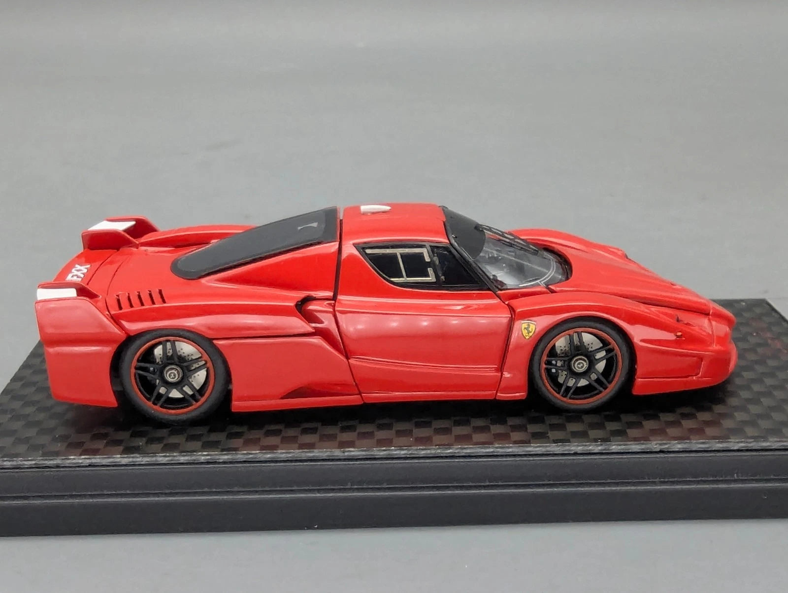 Modellautos 1:43 MR Models & V Bosica Ferrari FXX 2005 Open Door Funktion OVP