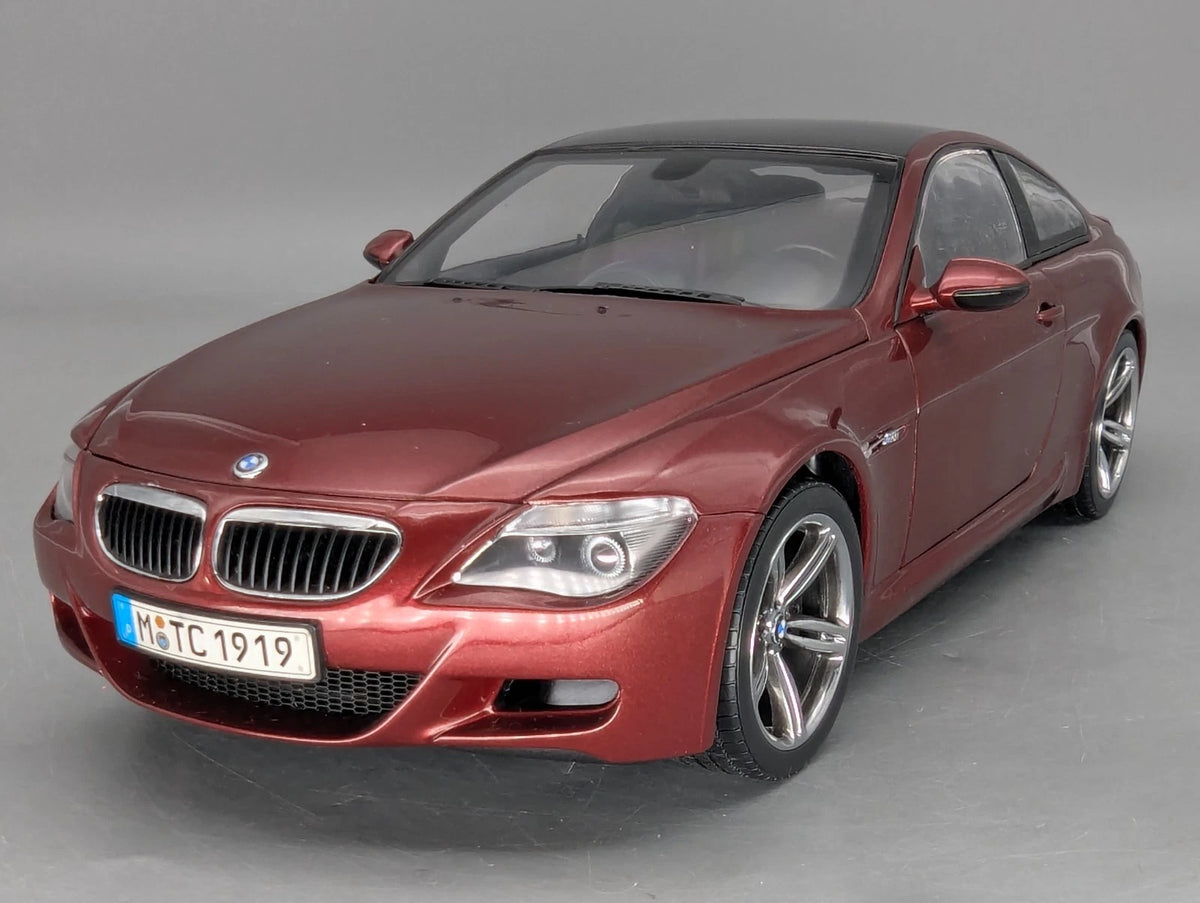 Modellautos 1:18 Kyosho BMW M6 mit Dealer OVP