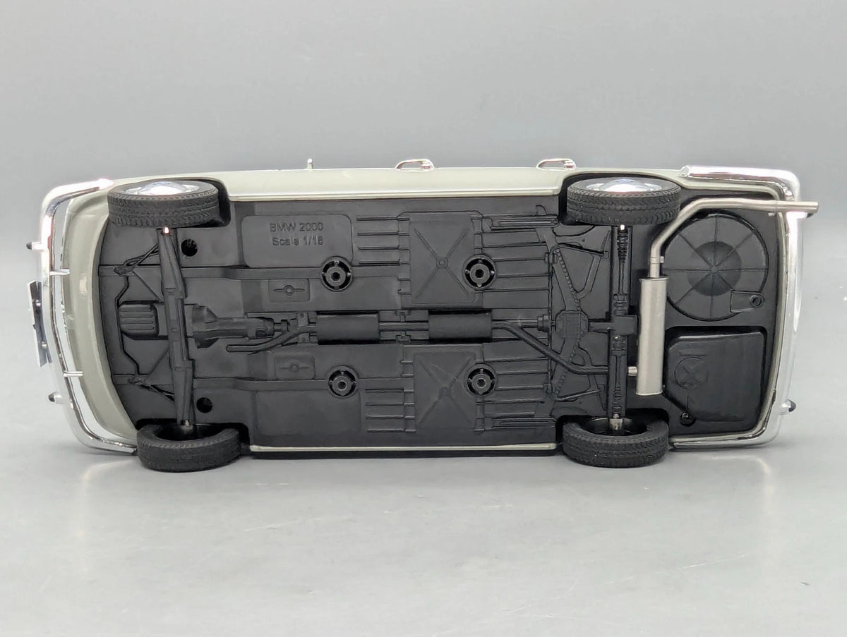 Modellautos 1:18 MCG Modelcar Group BMW 2000 Ti Grau mit OVP