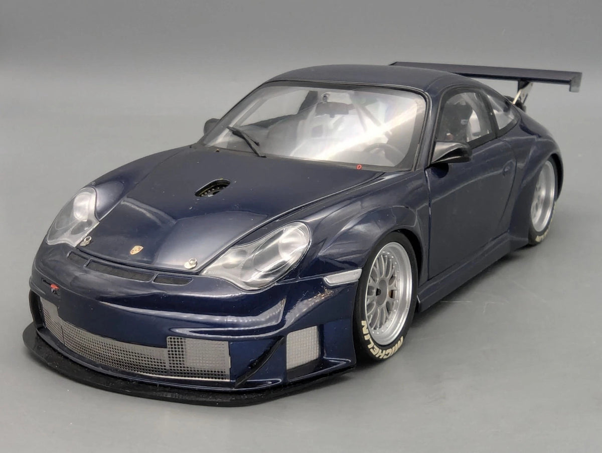 Modellautos 1:18 Minichamps Porsche 911 GT3 RSR 2004 Blau mit OVP