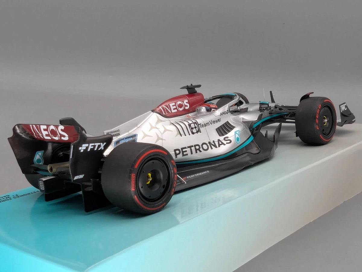 Modellautos 1:18 Minichamps Mercedes AMG F1 W13 E Performance #63 G. Russell OVP