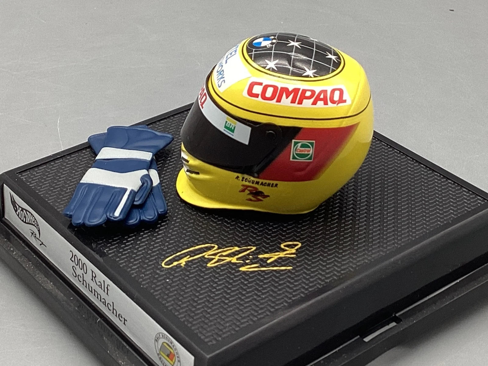 Modellautos 1:8 Hot Wheels Racing Ralf Schumacher 2000 Helm mit OVP
