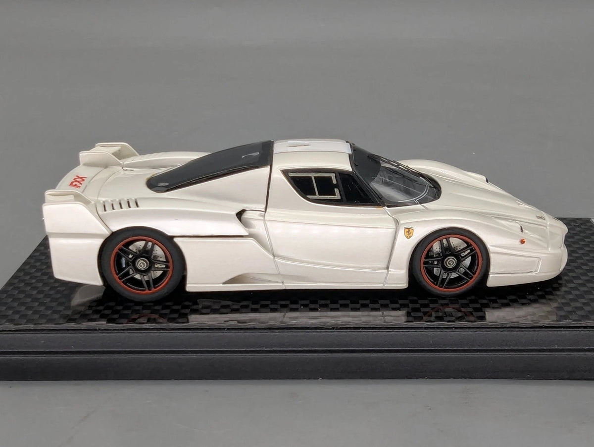 Modellautos 1:43 MR Ferrari FXX mit Open Engine Funktion mit OVP