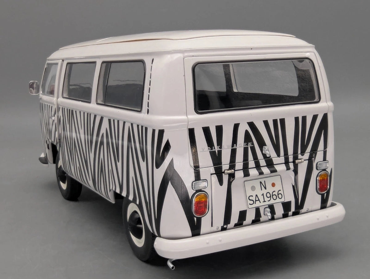 Modellautos 1:18 Schuco Volkswagen VW T2a Bus Safari mit OVP