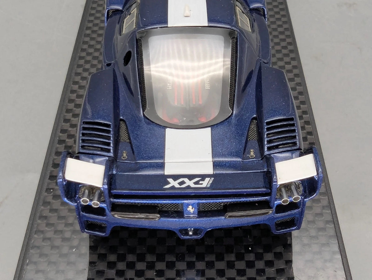 Modellautos 1:43 MR Ferrari FXX mit Open Engine Funktion Bosica Motor mit OVP