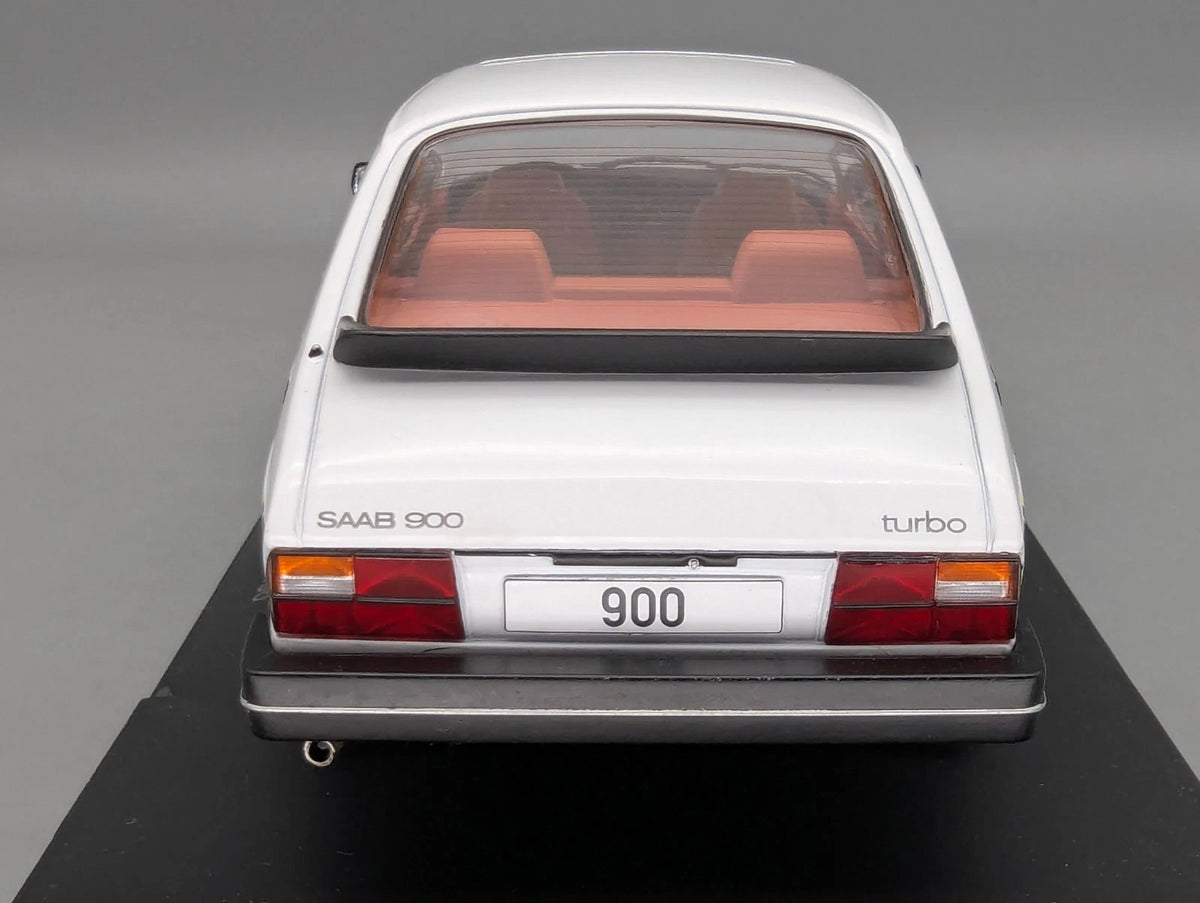 Modellautos 1:18 MCG Modelcar Group Saab 900 Turbo Weiß mit OVP