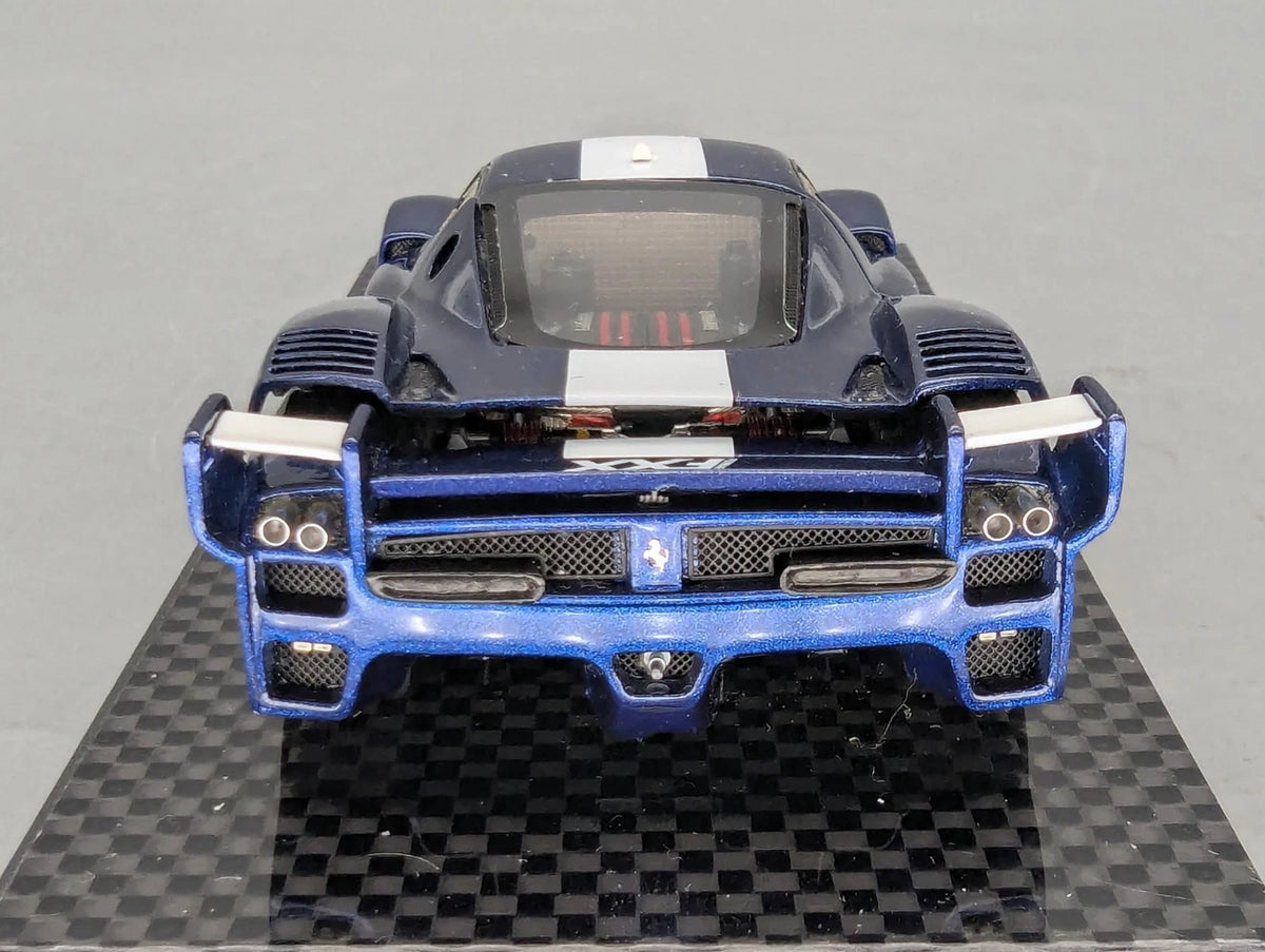 Modellautos 1:43 MR Ferrari FXX mit Open Engine Funktion Bosica Motor mit OVP