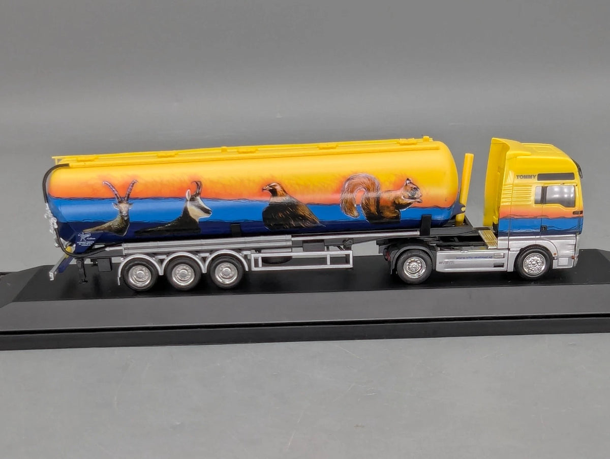 Lkw Modell 1:87 Herpa Steyr ST-A XXL Silosattelzug Pitztal mit Vitrine
