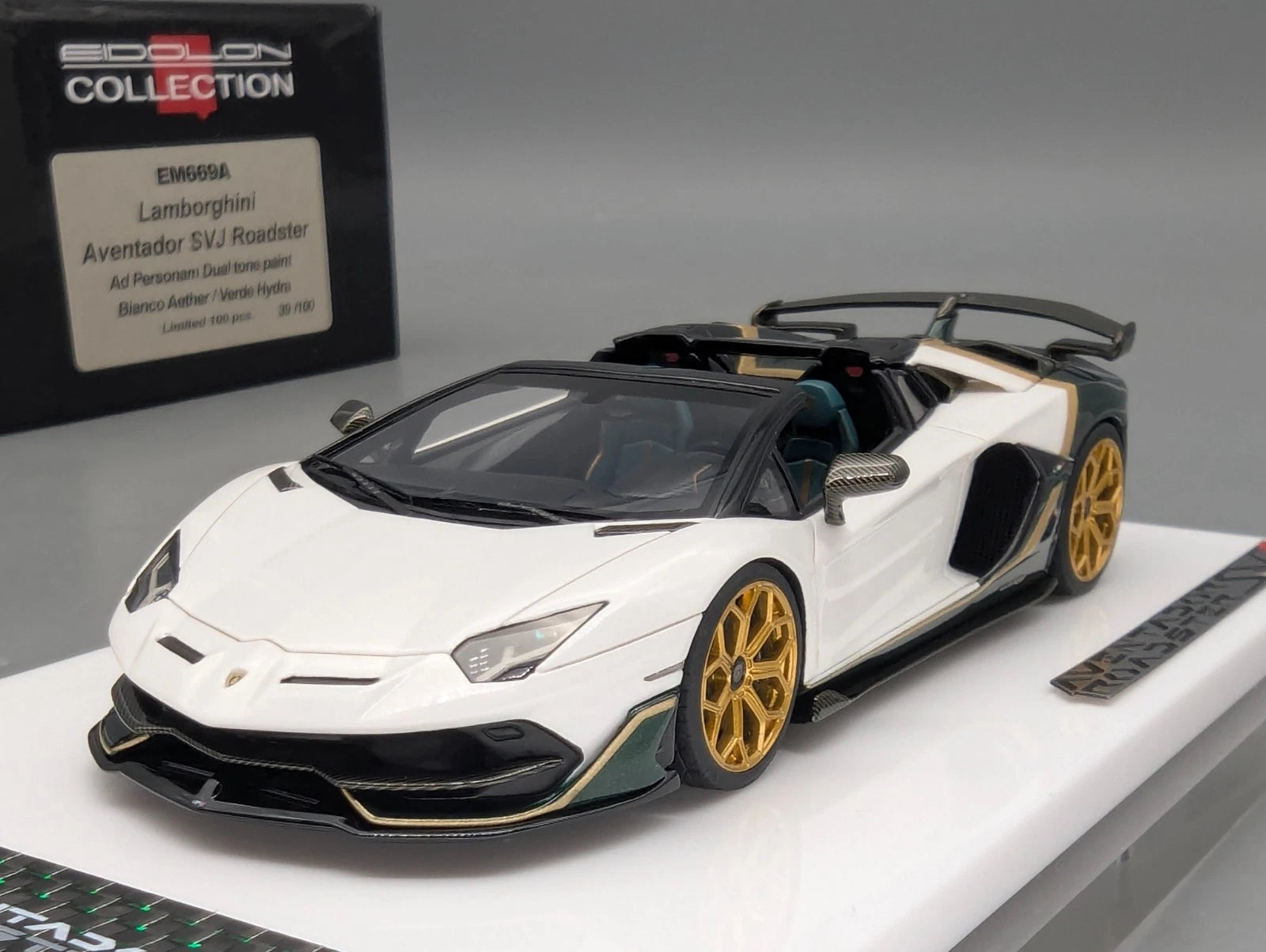 Eidolon Make Up 1:43 Lamborghini Aventador SVJ Roadster Weiß Grün Ltd 39/100 OVP