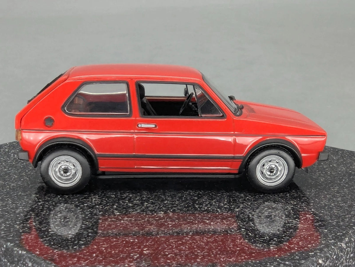 Modellautos 1:43 Norev Volkswagen VW Golf 1 GT1 mit Klappbox OVP