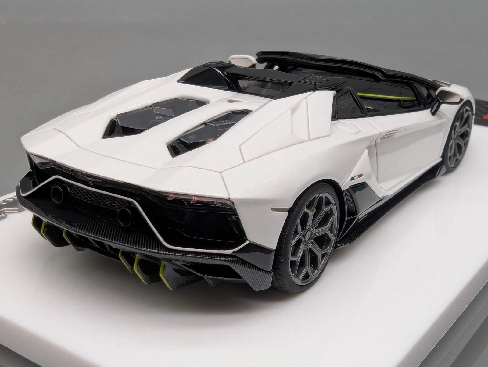 Eidolon Make Up 1:43 Lamborghini Aventador LP780-4 Ultimae Roadster 30/60 OVP