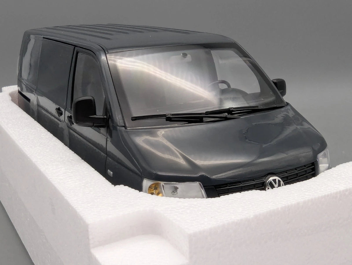 Modellautos 1:18 Norev Volkswagen VW Transporter 2003 Grau mit OVP
