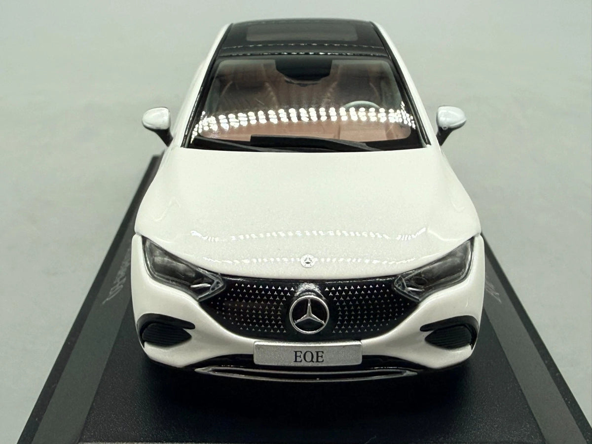 Modellautos 1:43 Herpa Mercedes-Benz EQE mit OVP