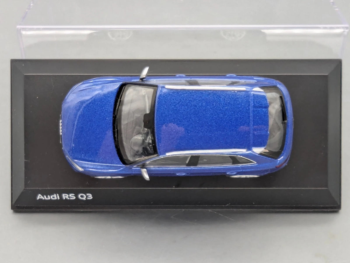 Modellautos 1:43 Schuco Audi RS Q3 Sepang Blau Metallic mit Dealer OVP