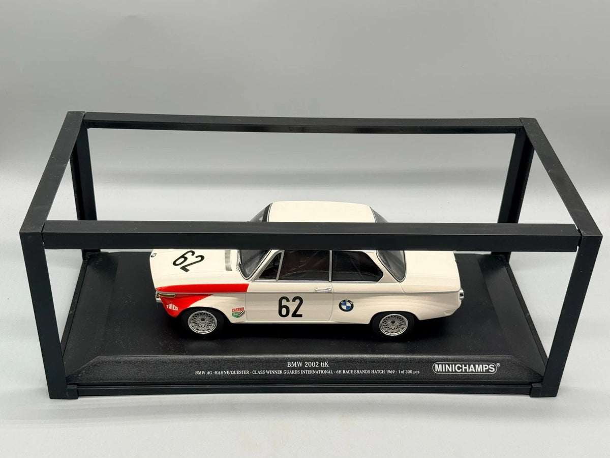 Modellautos 1:18 Minichamps BMW 2002 Class Winner Guards International mit OVP