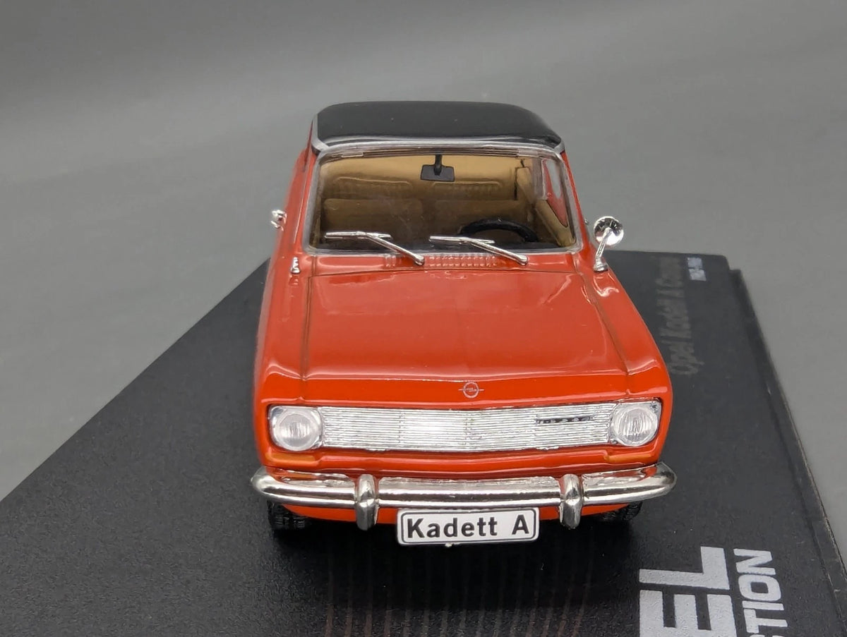 Modellautos 1:43 Ixo für Eaglemoss Opel Collection Kadett B Weiß mit Vitrine