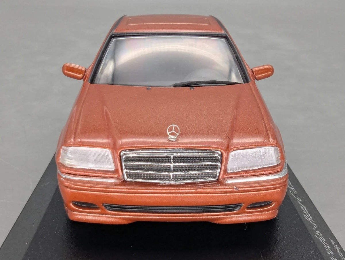 Modellautos 1:43 Minichamps Mercedes Benz C-Class 1997 Designo Orange mit OVP