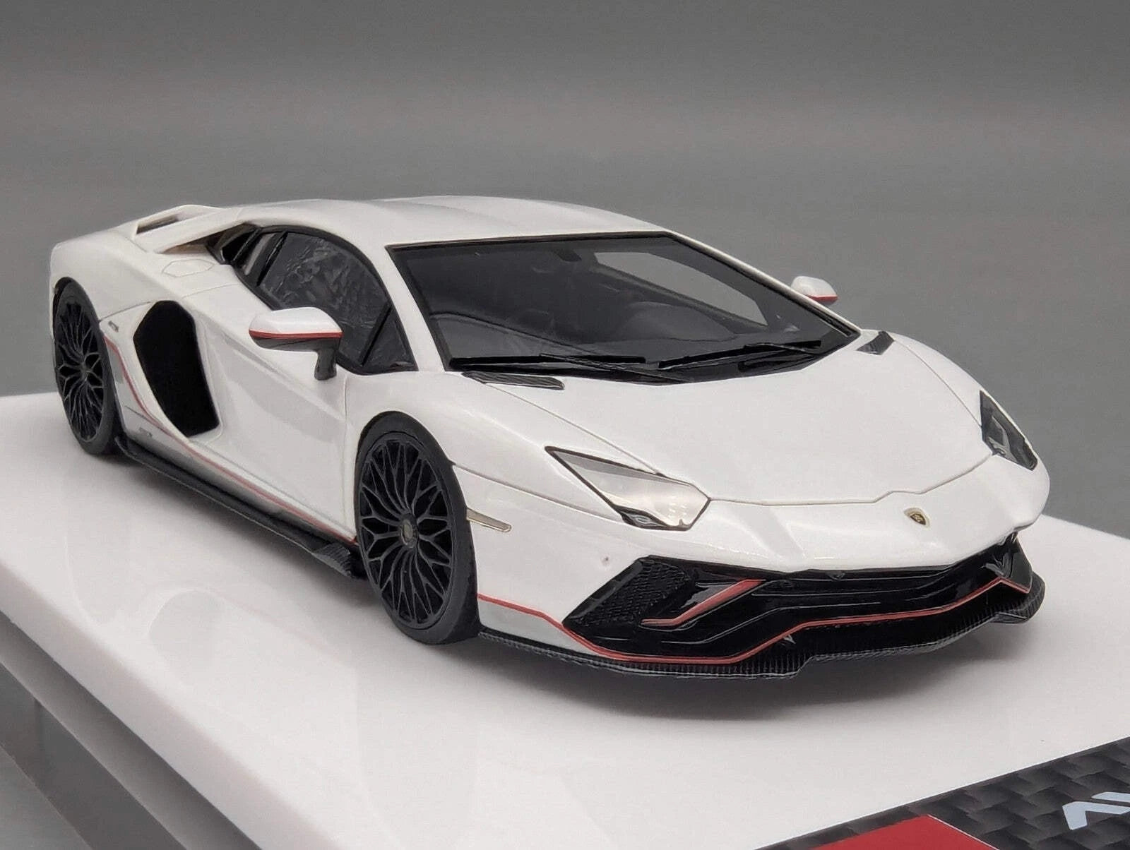 Eidolon Make Up 1:43 Lamborghini Aventador LP780-4 Ultimae 2021 Weiß 021/100 OVP