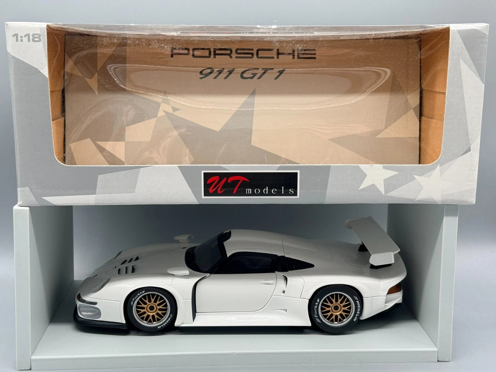 Modellautos 1:18 UT Models Porsche 911 GT1 Weiß mit OVP