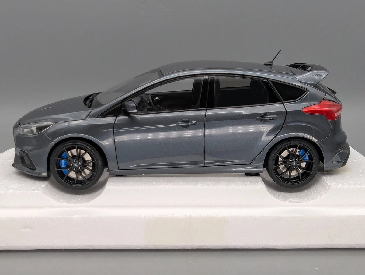 Modellautos 1:18 AUTOart 72954 Ford Focus RS 2016 Stealth Grey mit OVP