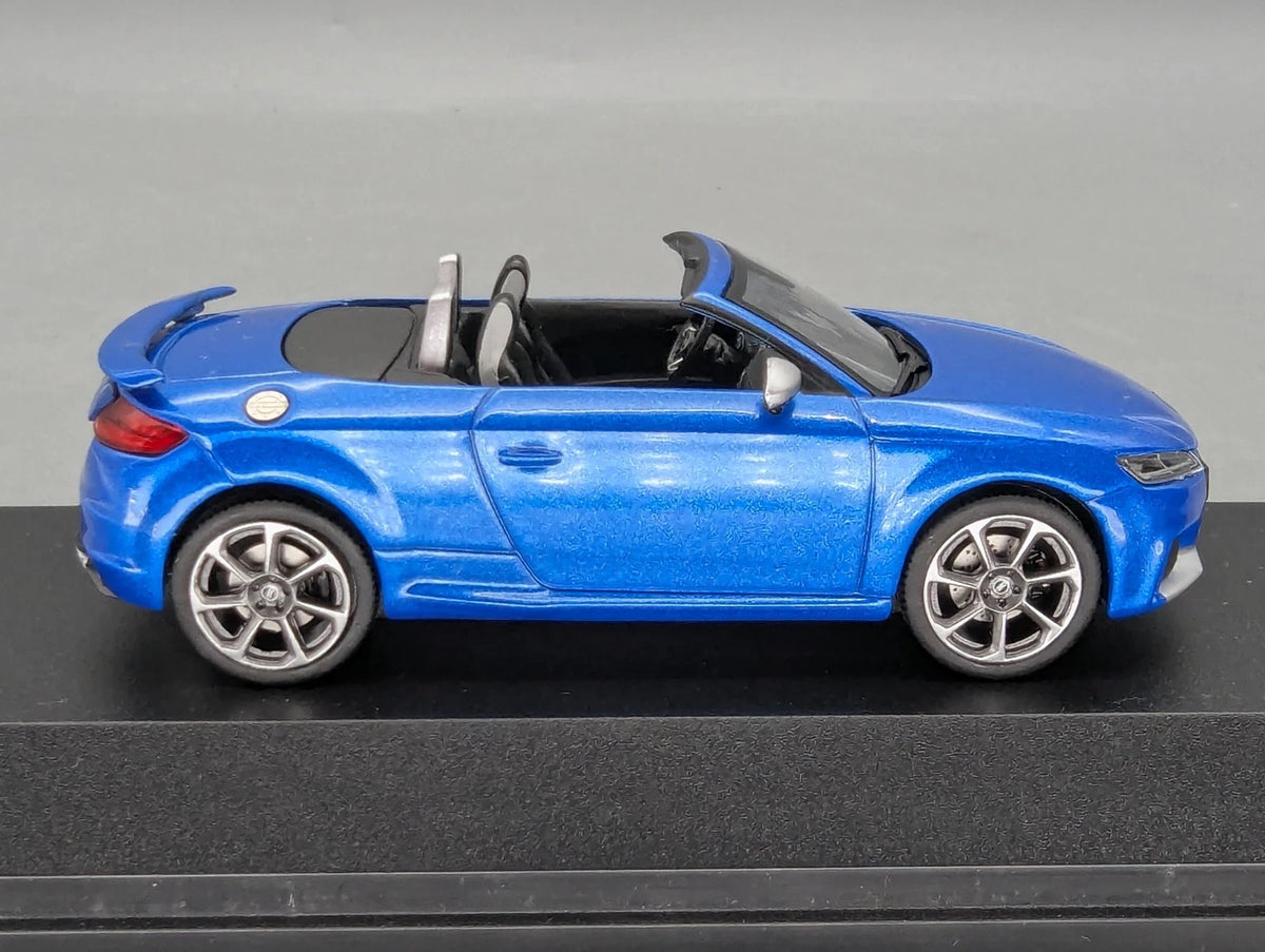 Modellautos 1:43 iScale Audi TT RS Roadster Ara Blau Metallic mit Dealer OVP