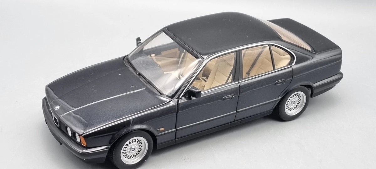 Modellautos 1:18 Minichamps 100 024000 BMW 535i 1988 black OVP