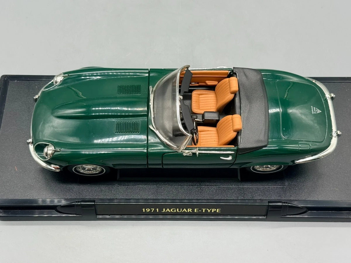 Modellautos 1:18 Road Signature Jaguar E-Type 1971 mit OVP