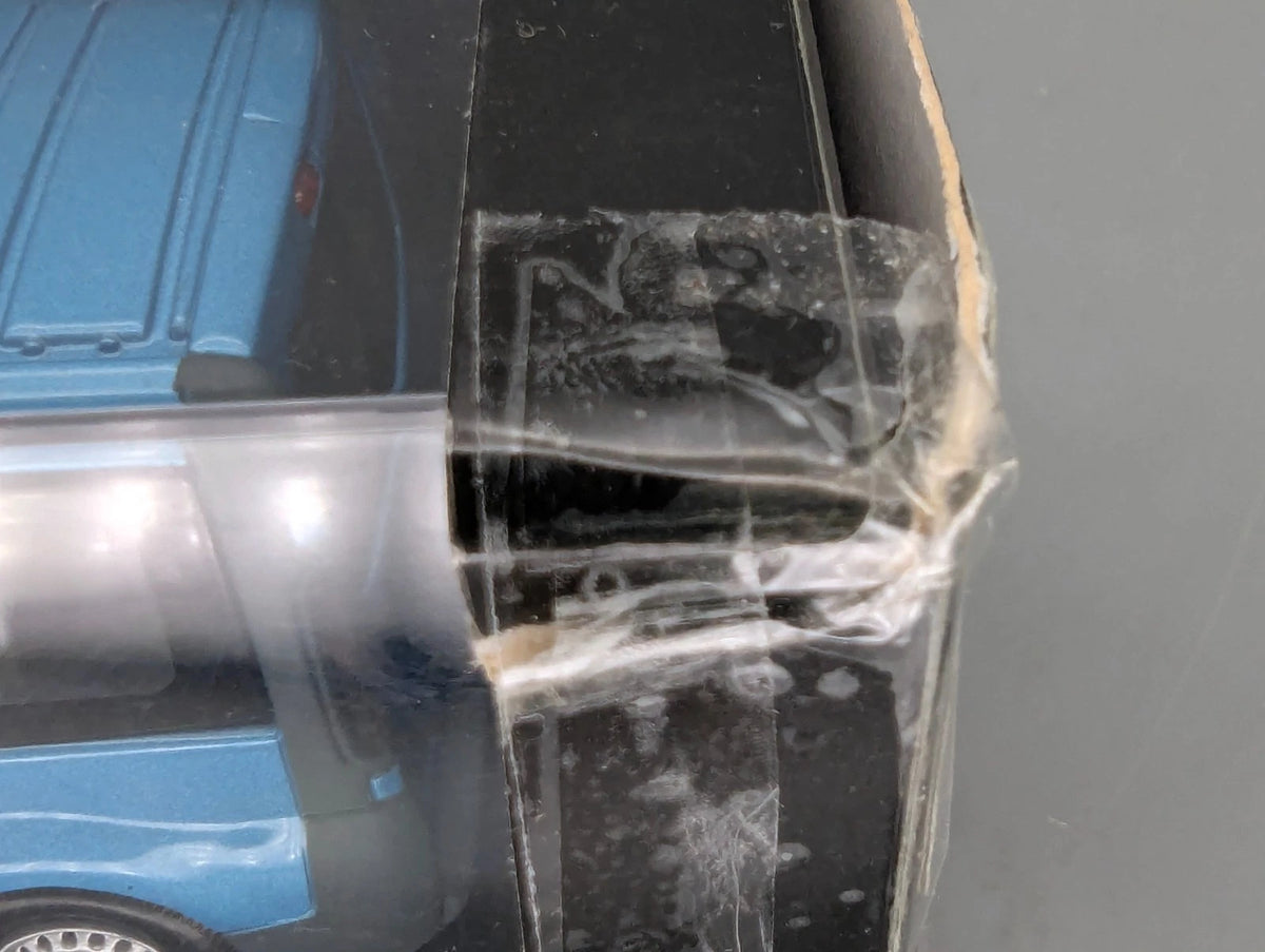 Modellautos 1:43 Minichamps Opel Vivaro Break Breezeblau Blau mit OVP