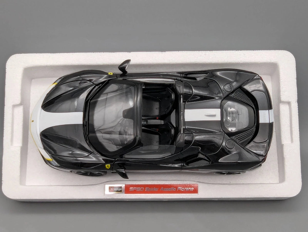 Modellautos 1:18 Bburago Ferrari SF90 Spider Assetto Fiorano Schwarz mit OVP