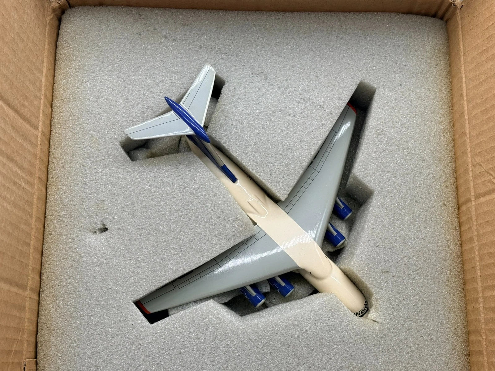 Modellflugzeug 1:400 UNBEKANNT Ilyushin Il-76 Syrian Air