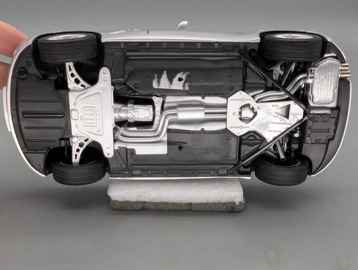 Modellautos 1:18 Kyosho BMW Z4 Cabriolet Silber