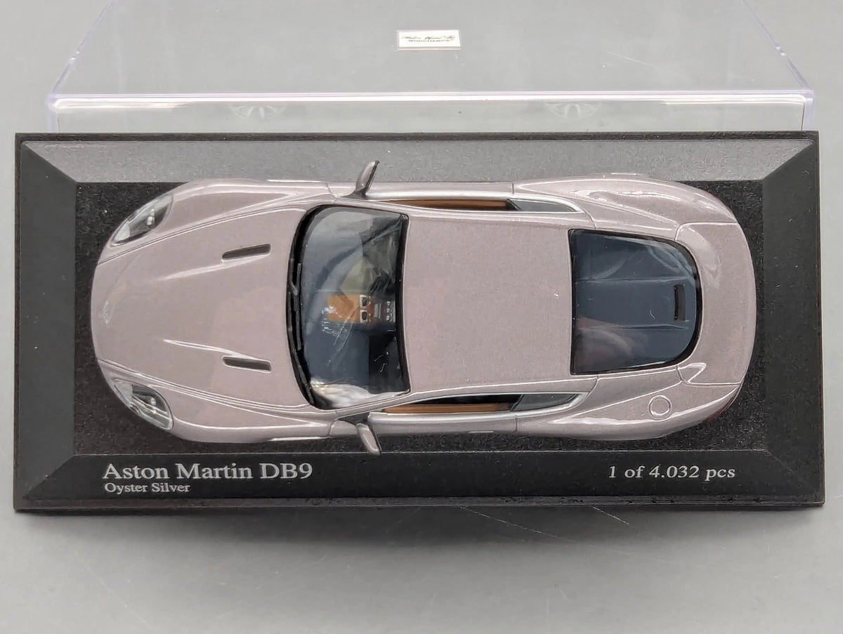 Modellautos 1:43 Minichamps Aston Martin DB9 2003 Oyster Silber mit OVP