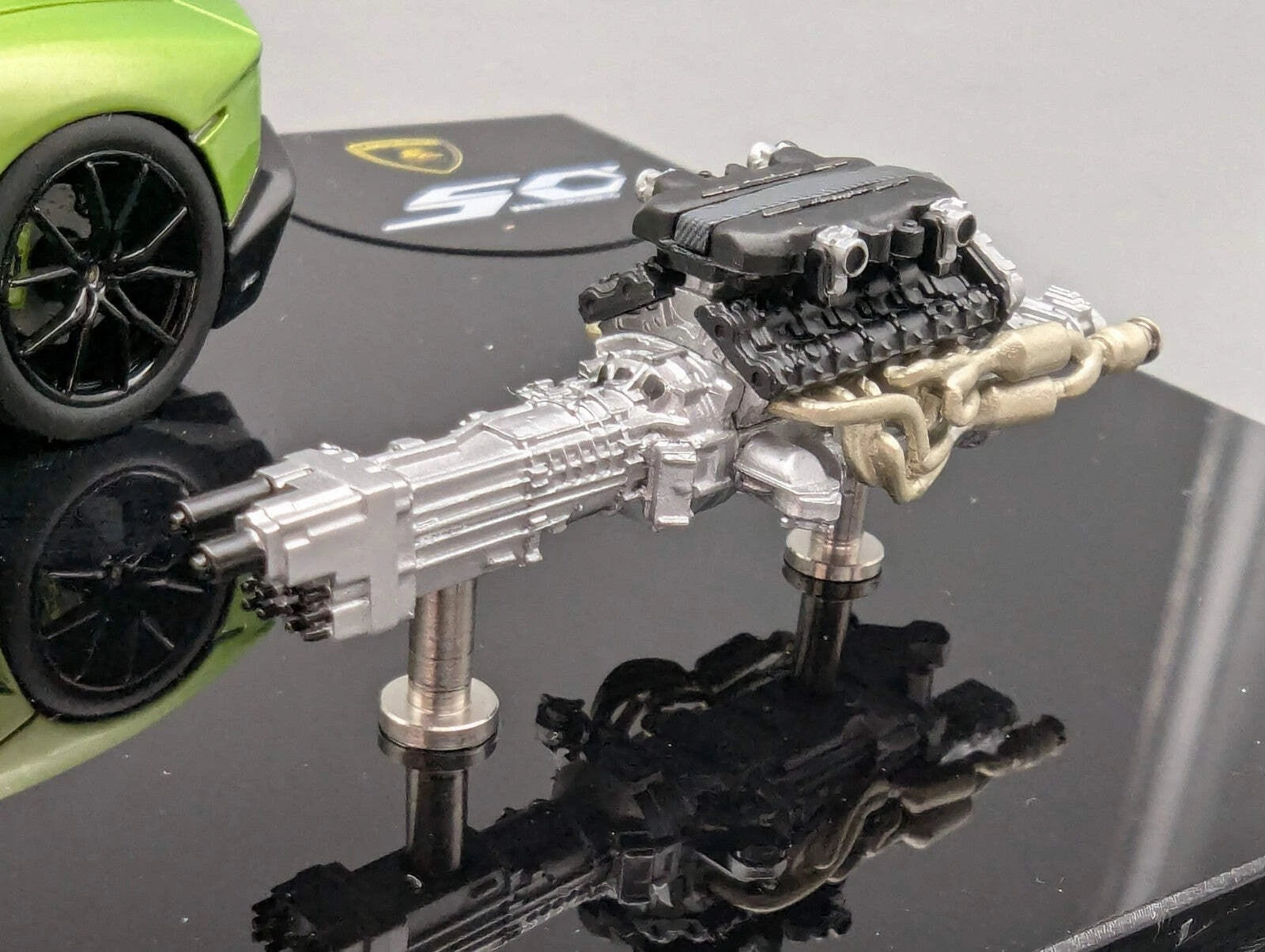 Eidolon Make Up 1:43 Lamborghini Aventador LP720-4 50. Annivers. Engine Set OVP